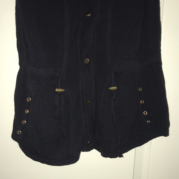 NWT- Cache Top - Picture 2 of 7